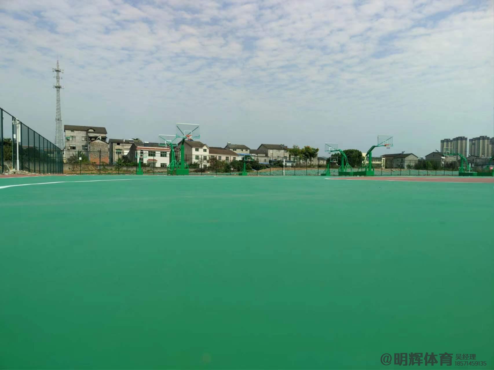 成都硬地丙烯酸球场的优缺点